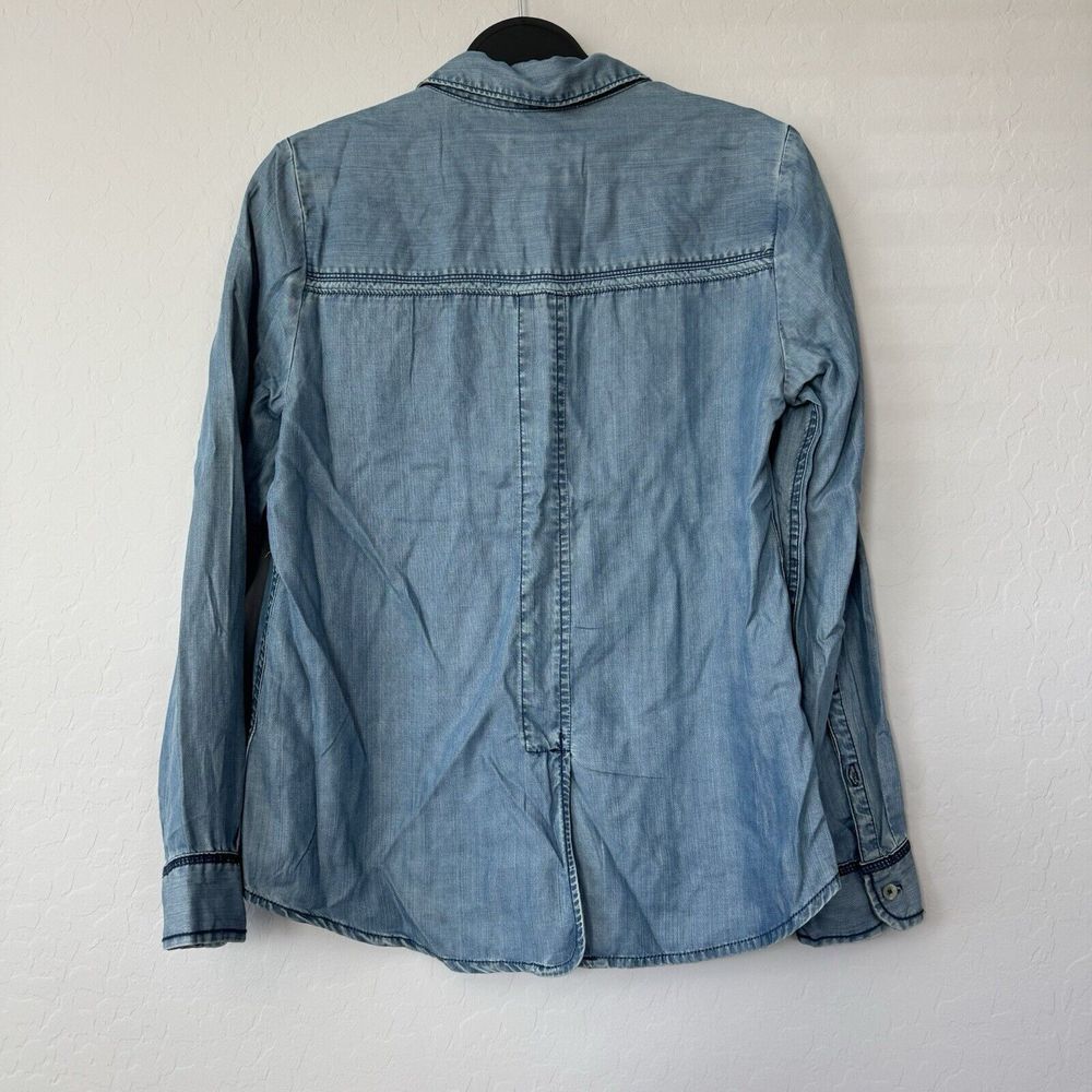NWT Holding Horses Medium Blue Chambray Embroidered Long Sleeve‎ Button Up Shirt - Picture 2 of 8